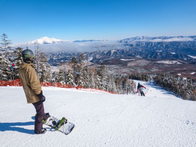 スキーと宿泊で楽しむ冬の旅計画